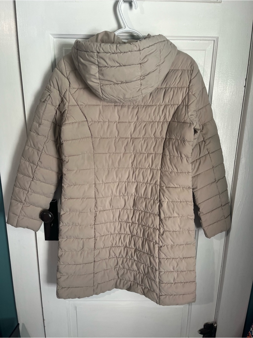 Lauren Ralph Lauren Women's Hooded Quilted Coat in Taupe, size medium - Picture 4 of 8